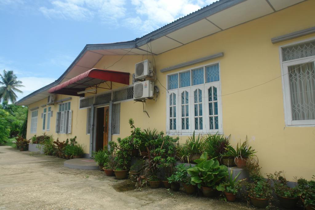 Golden Guest Inn Γιανγκόν Εξωτερικό φωτογραφία