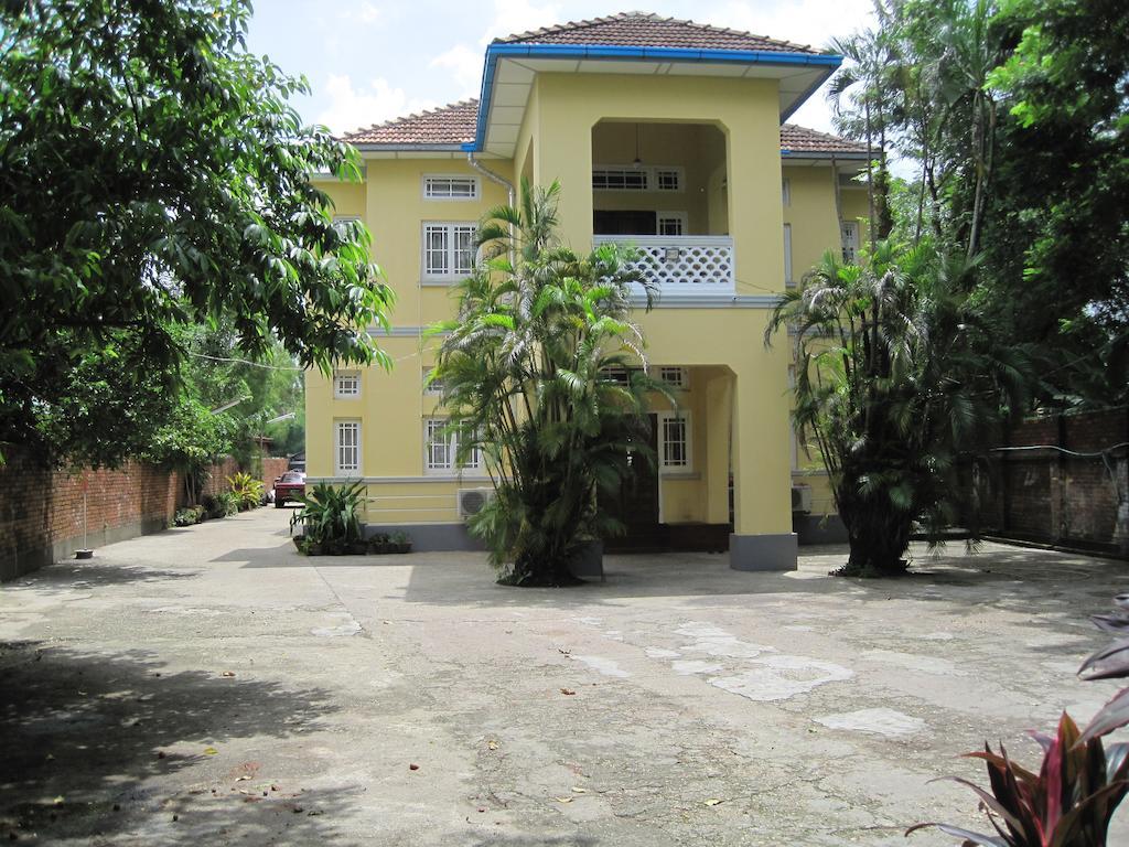 Golden Guest Inn Γιανγκόν Εξωτερικό φωτογραφία
